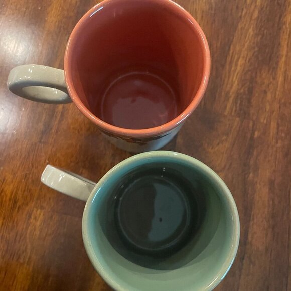 Set of 2 Handmand Pottery Christmas Mugs Hand Painted Collectible 8 Ounces! - Picture 2 of 5